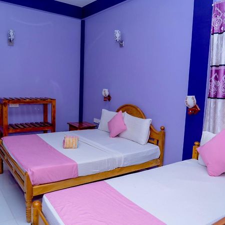 Snp Star Guest House Тринкомале Екстериор снимка