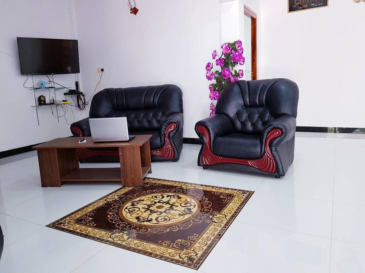 Snp Star Guest House Тринкомале Екстериор снимка